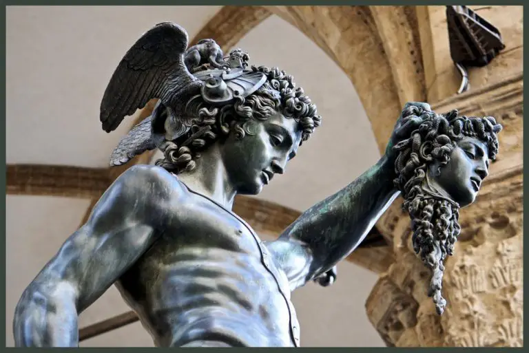 Helios Hijo De Perseo Nieto De Zeus
